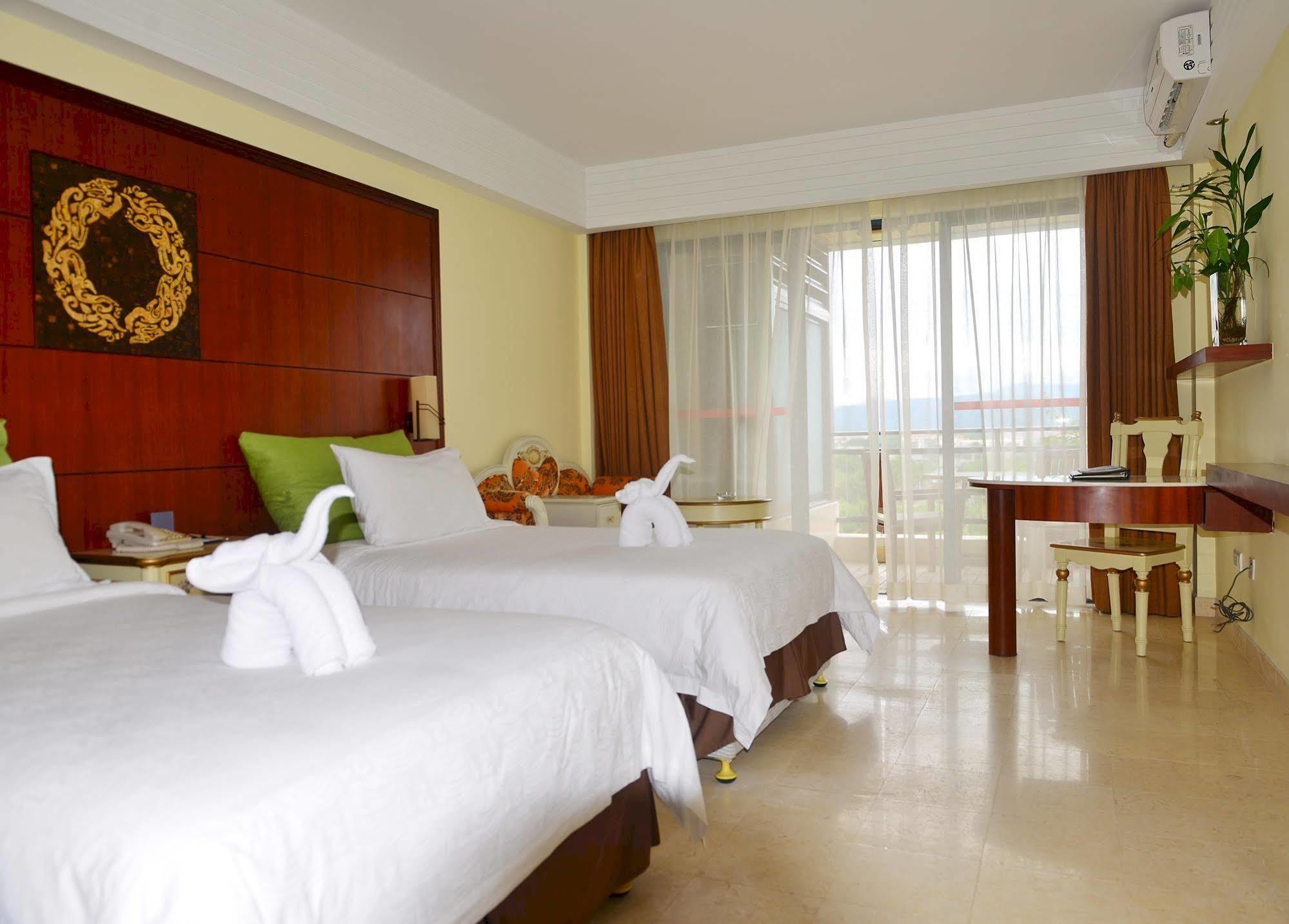 Xinglong Old Banyan Hotel - Ваньнин Экстерьер фото