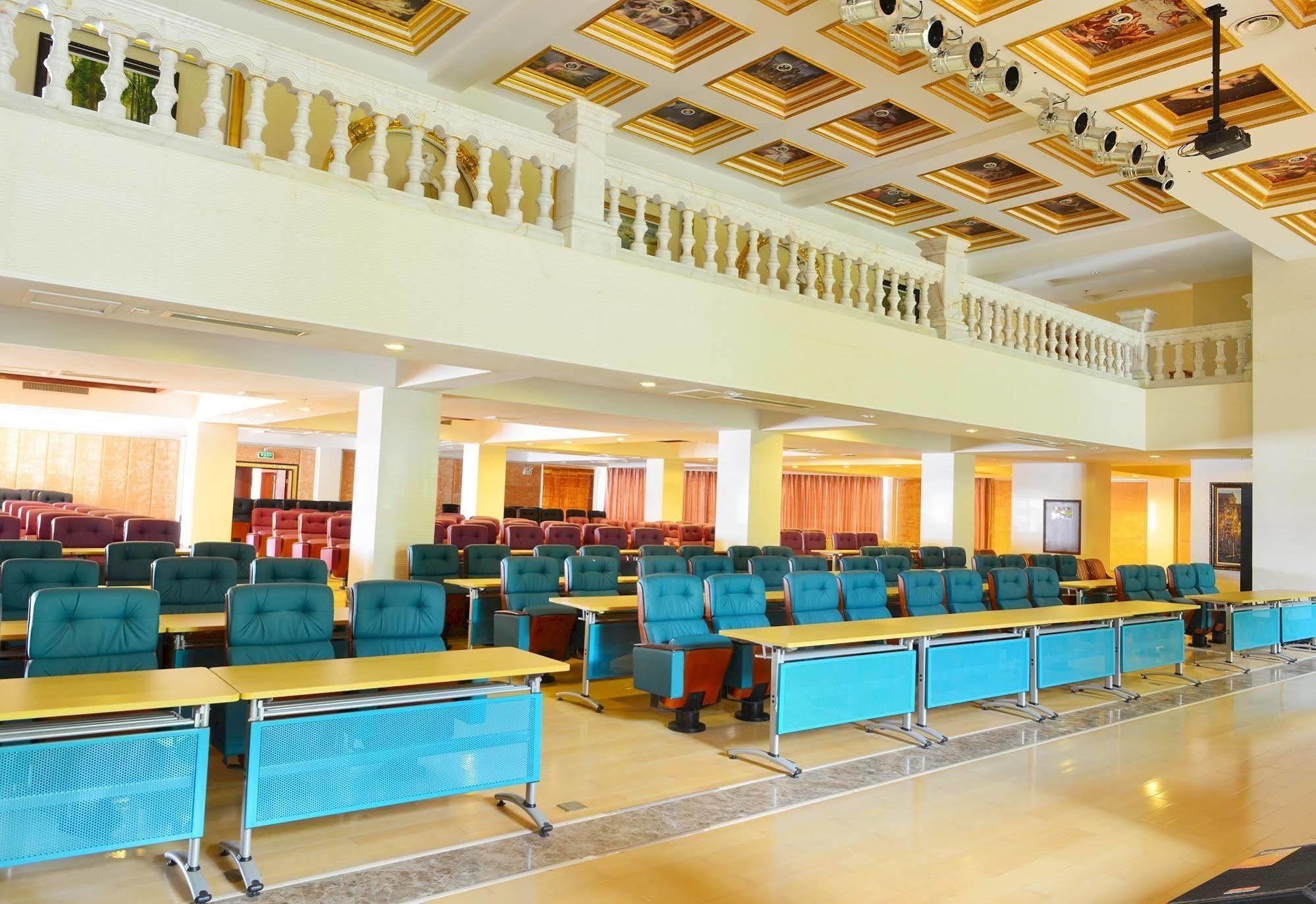 Xinglong Old Banyan Hotel - Ваньнин Экстерьер фото