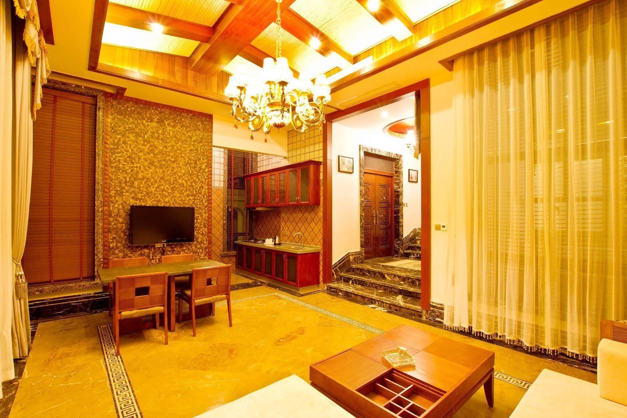 Xinglong Old Banyan Hotel - Ваньнин Экстерьер фото